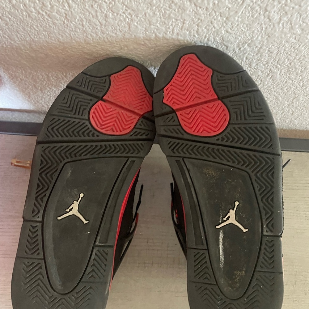 Jordan 4 red thunder
